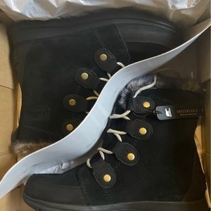 Sorel Boots- PENDING SALE